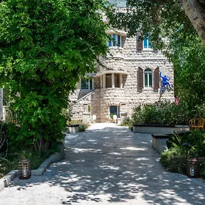 Hotel Schumacher, Haifa